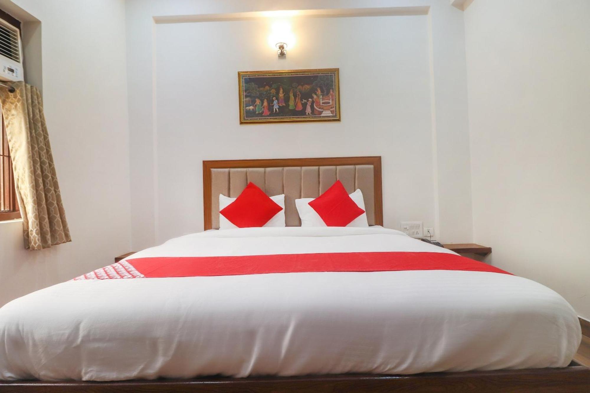 Hotel O Taj Classic Tajganj Bagian luar foto