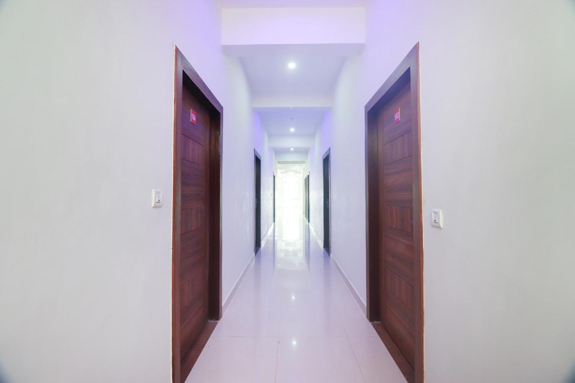 Hotel O Taj Classic Tajganj Bagian luar foto