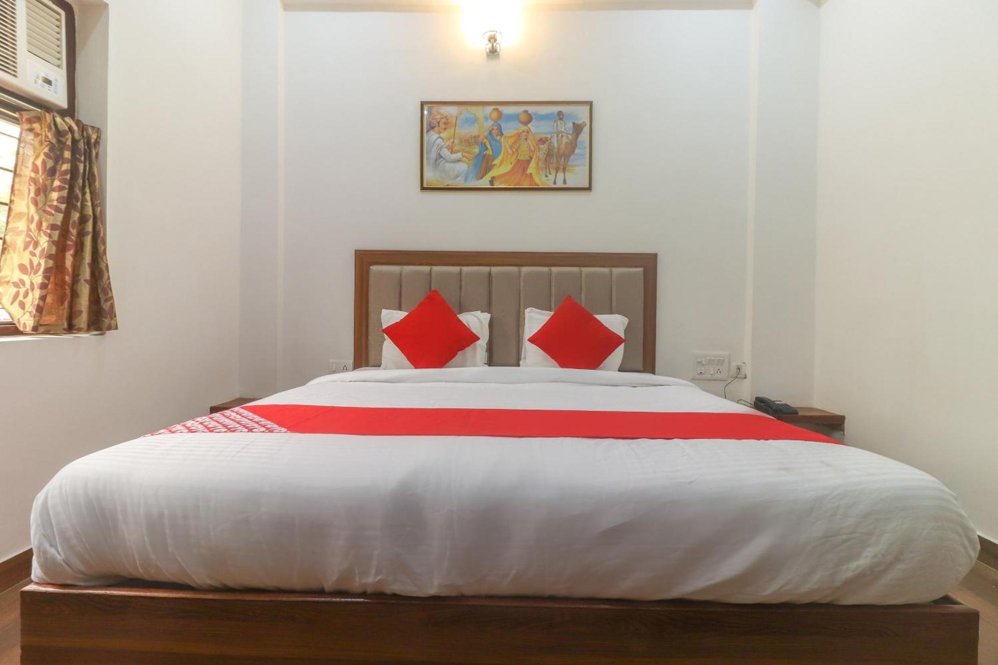 Hotel O Taj Classic Tajganj Bagian luar foto