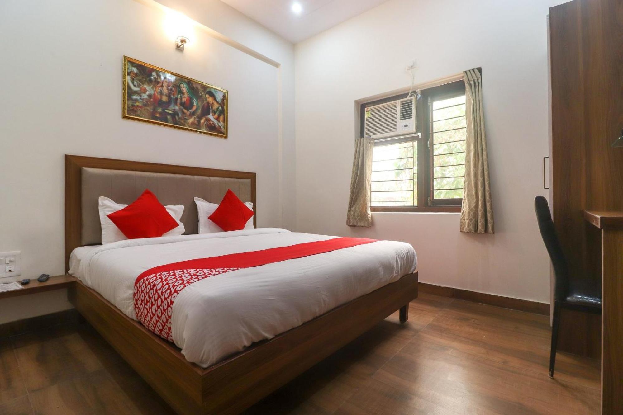 Hotel O Taj Classic Tajganj Bagian luar foto