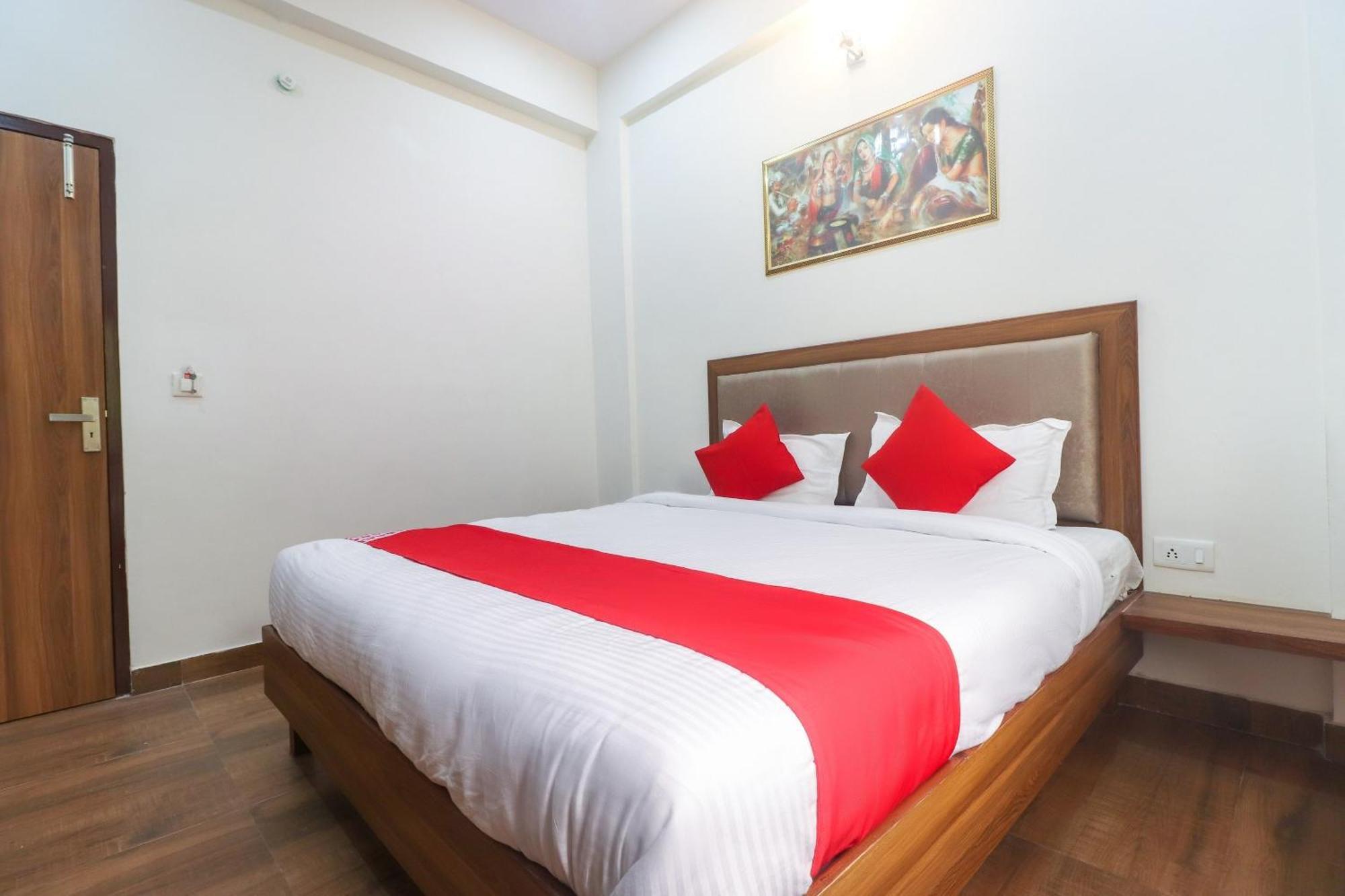 Hotel O Taj Classic Tajganj Bagian luar foto