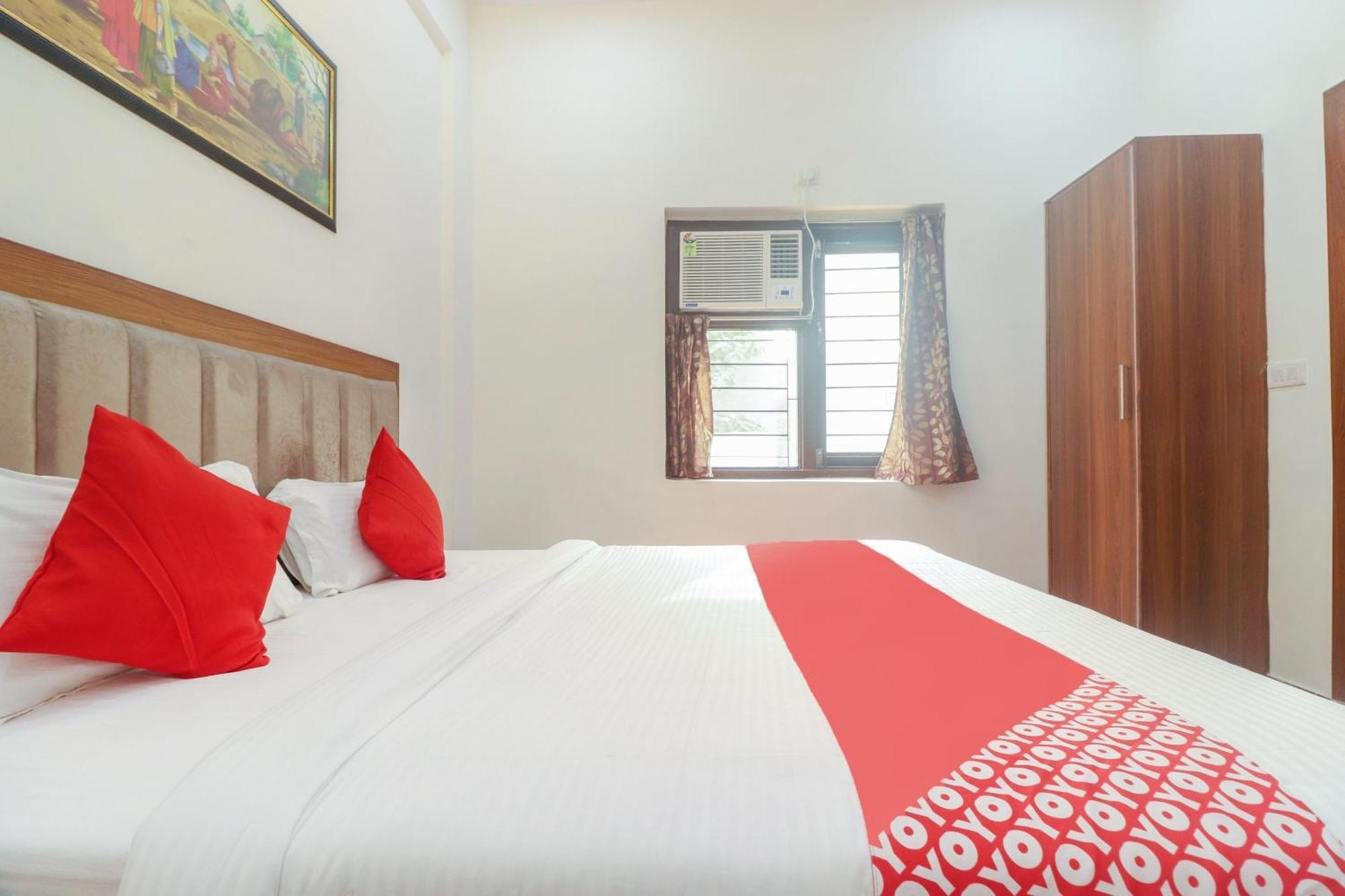 Hotel O Taj Classic Tajganj Bagian luar foto