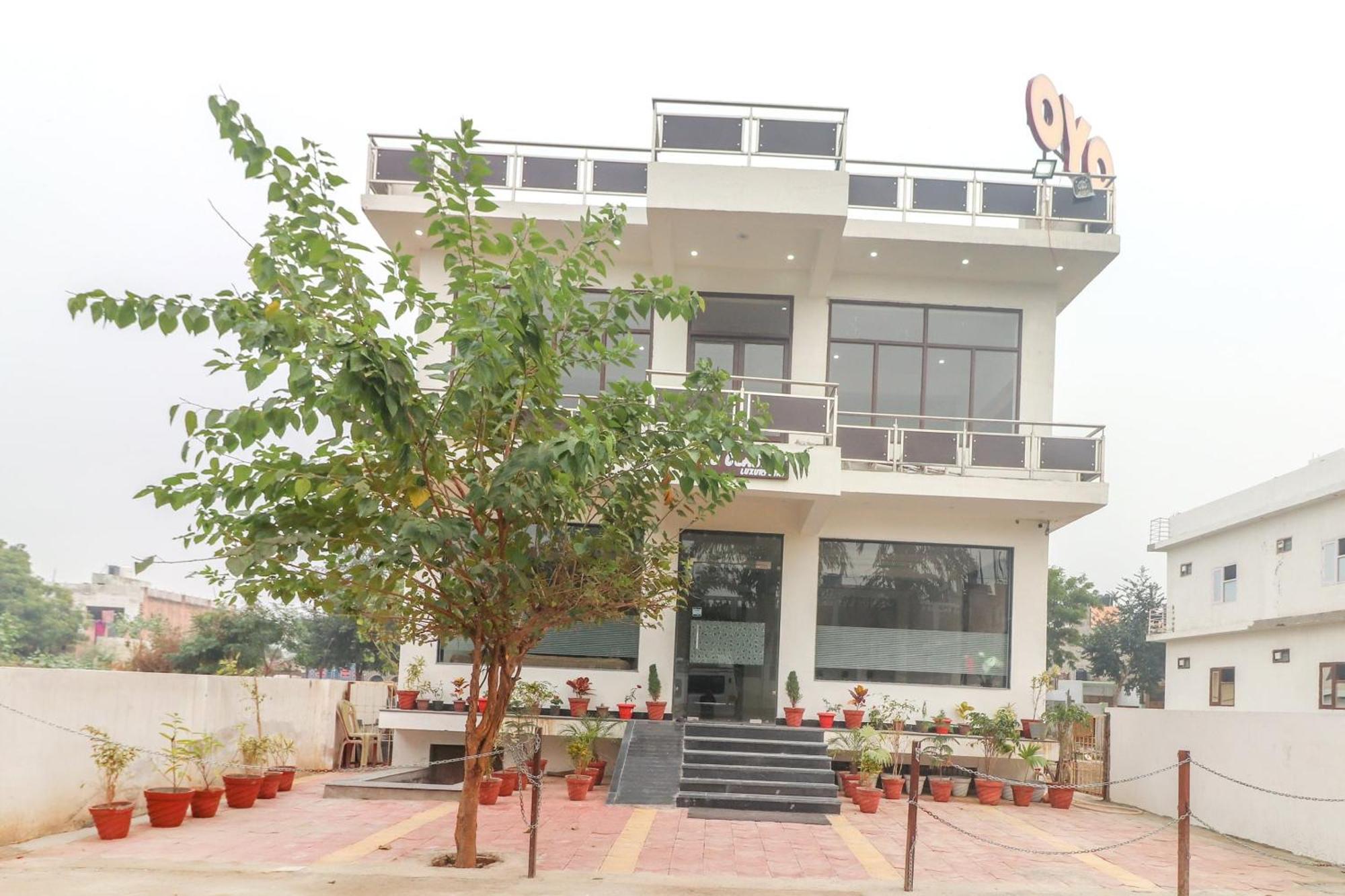 Hotel O Taj Classic Tajganj Bagian luar foto
