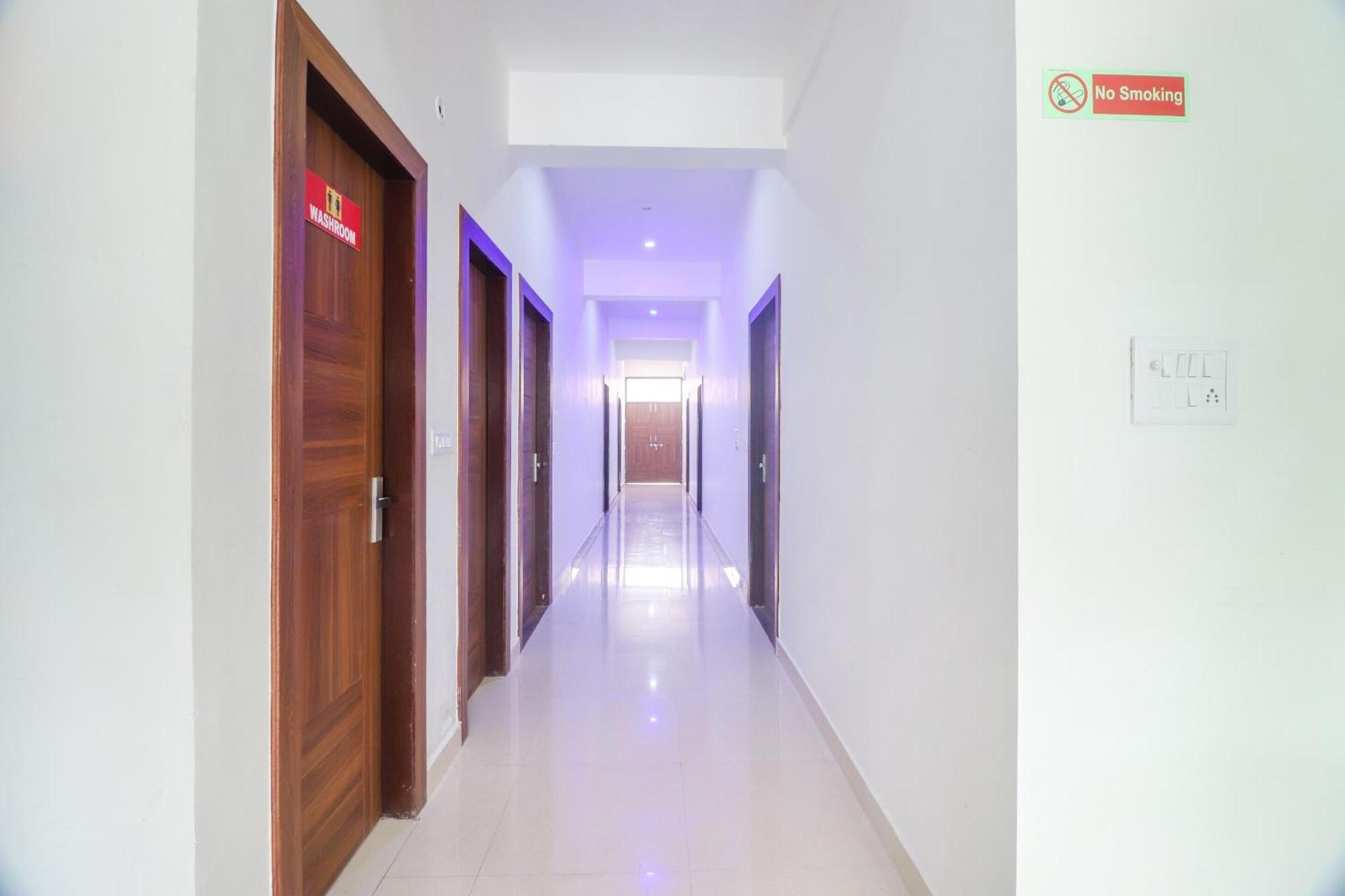 Hotel O Taj Classic Tajganj Bagian luar foto