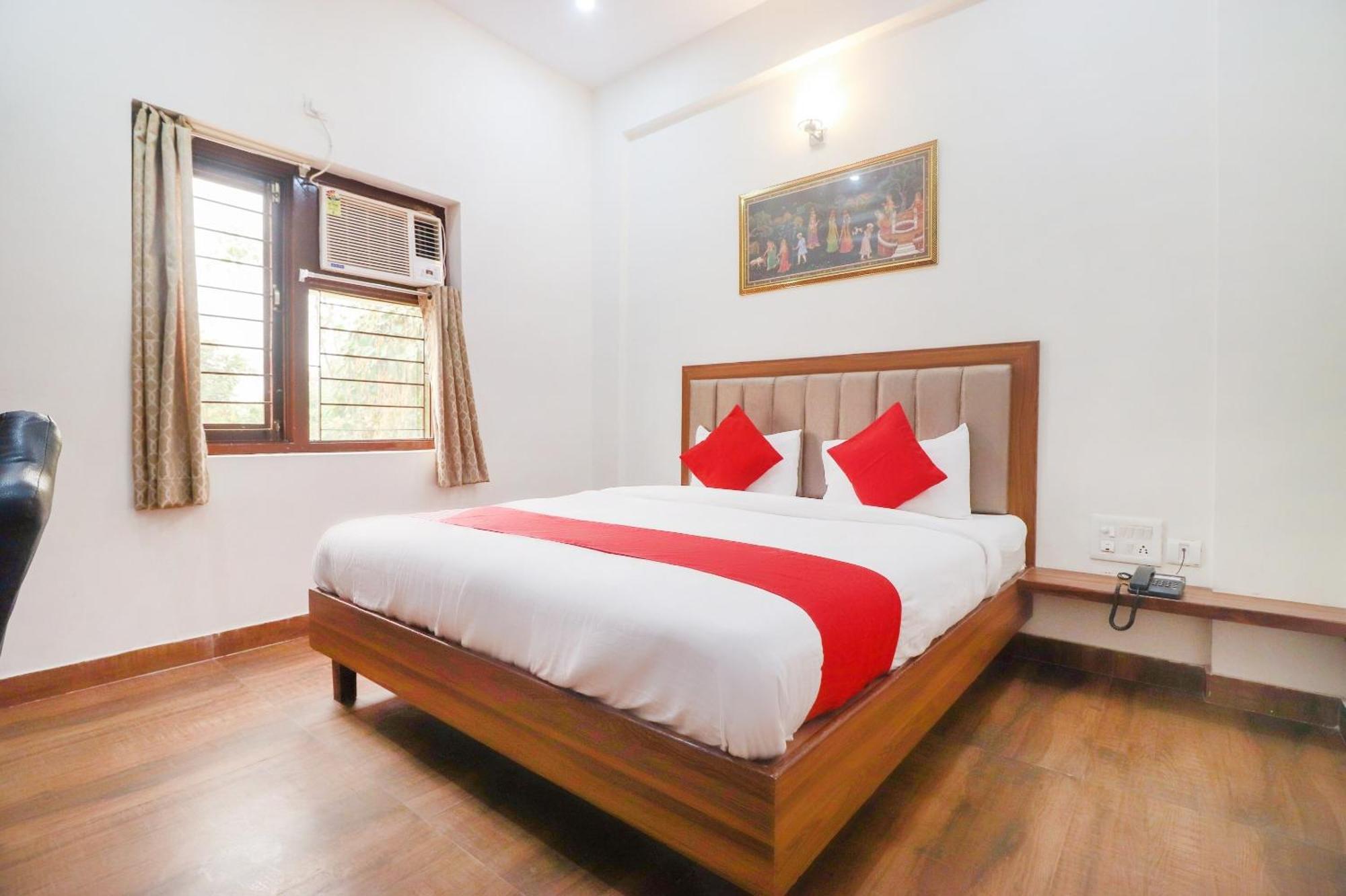 Hotel O Taj Classic Tajganj Bagian luar foto