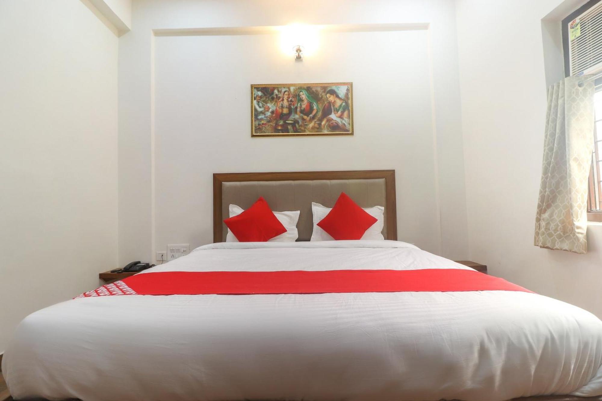 Hotel O Taj Classic Tajganj Bagian luar foto